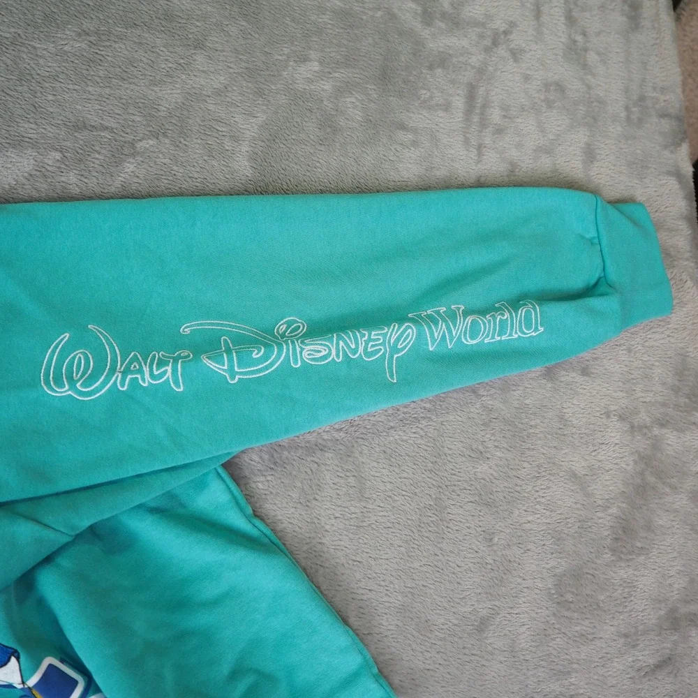 Walt Disney‎ World 2025 Pullover Crewneck Sweatshirt Adult XL Fireworks Mickey